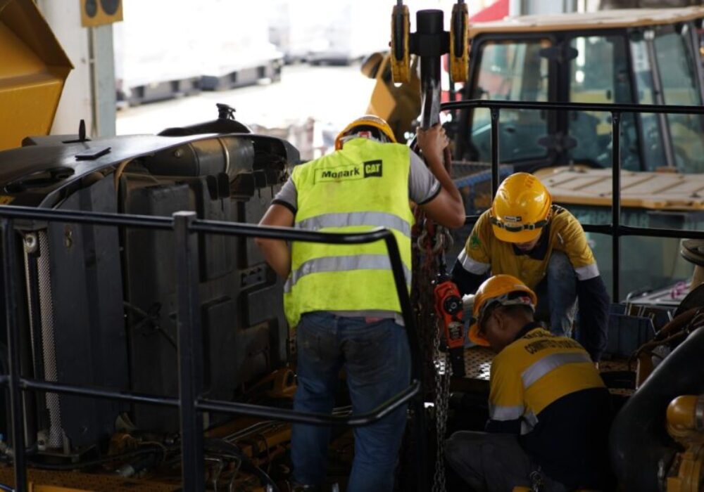 HEAVY EQUIPMENT MAINTENANCE